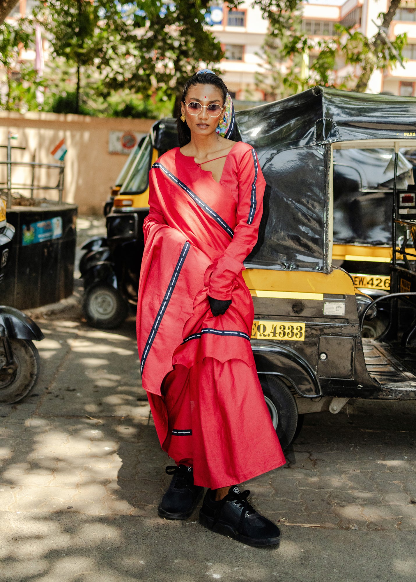 Scalloped edge saree