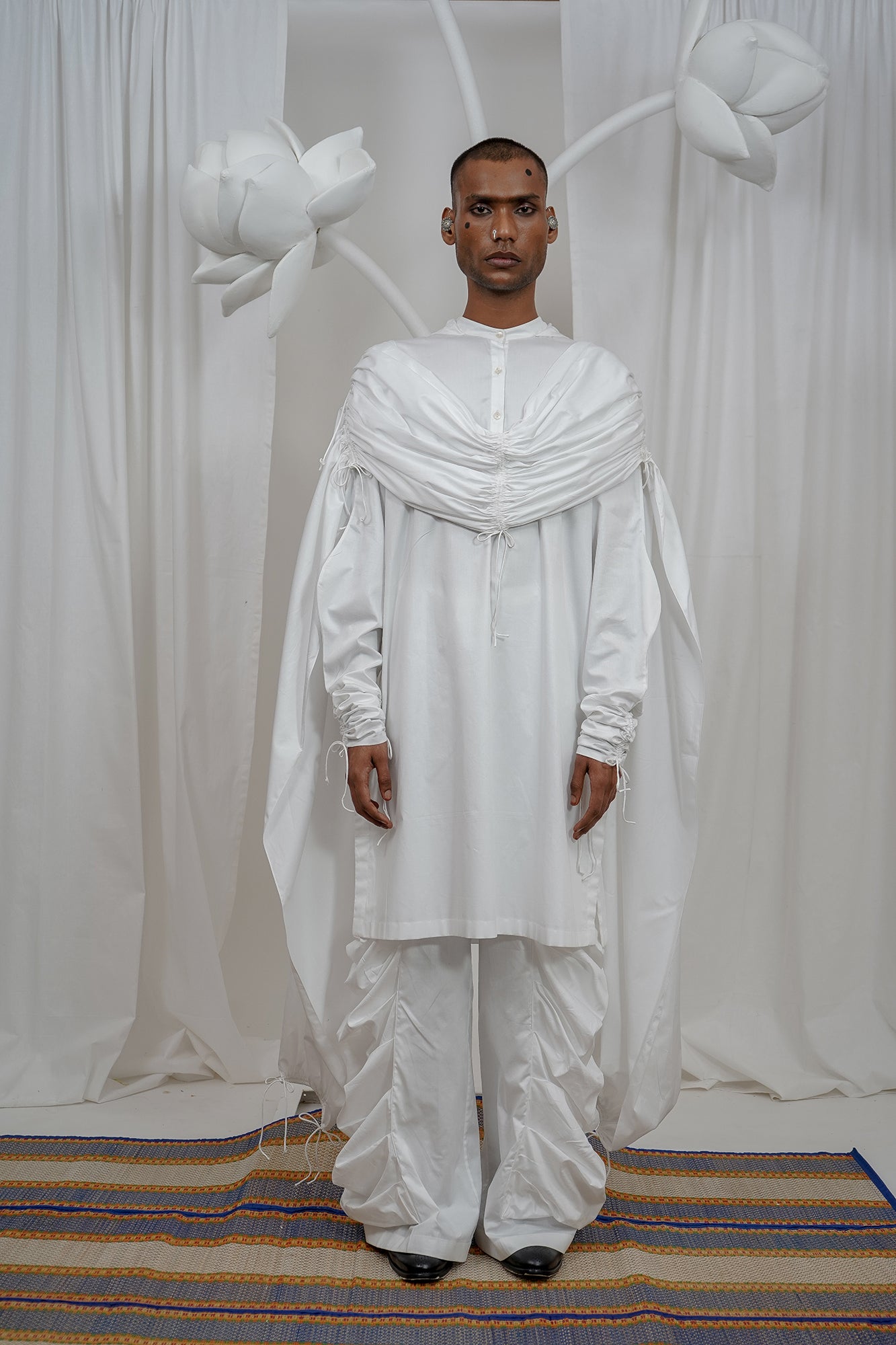 Gathered hoodie kurta, side cowl pockets broad pant, draw stringed dupatta