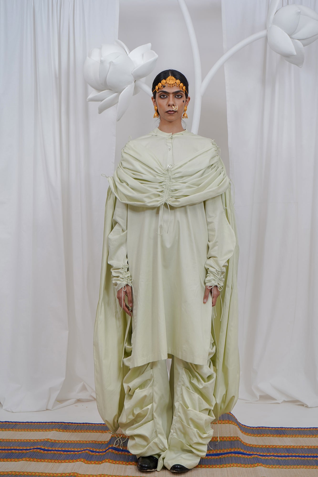 Gathered hoodie kurta, side cowl pockets broad pant, draw stringed dupatta