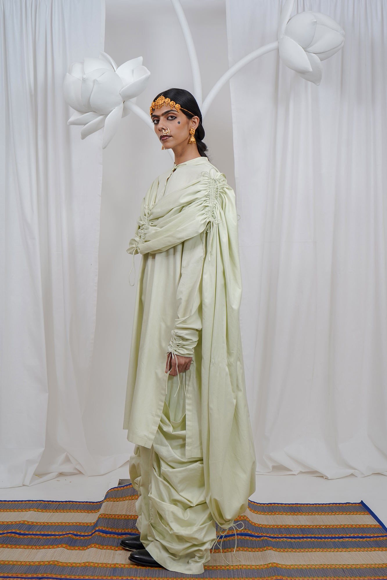 Gathered hoodie kurta, side cowl pockets broad pant, draw stringed dupatta